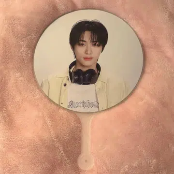 BOYNEXTDOOR 테산 KNOCKON 부채