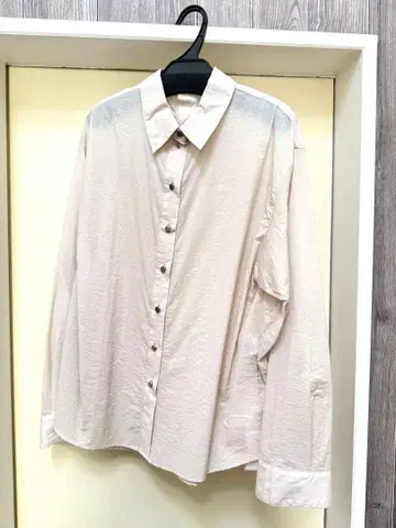 릴리안 캐럿 LILLIAN CARAT 미사용 라이트 핑크 긴팔 셔츠