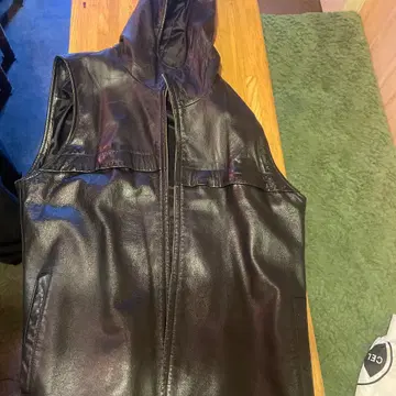 블랙 가죽 후드 부착 베스트 M 사이즈