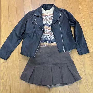 2 가죽 라이더 자켓과 스커트 세트