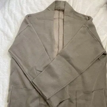 가디건 이상 코트 미만 코디건