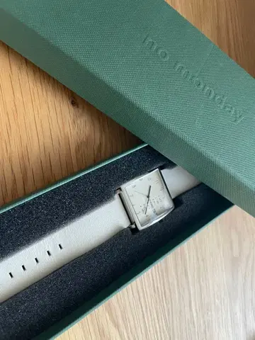 no monday 손목시계 아이보리