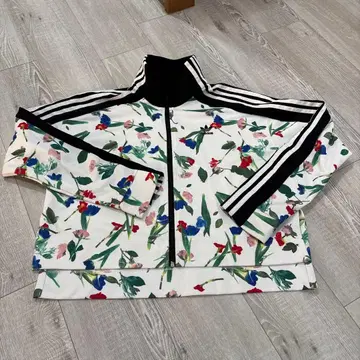 adidas 플라워 프린트 저지 한정판 디자인