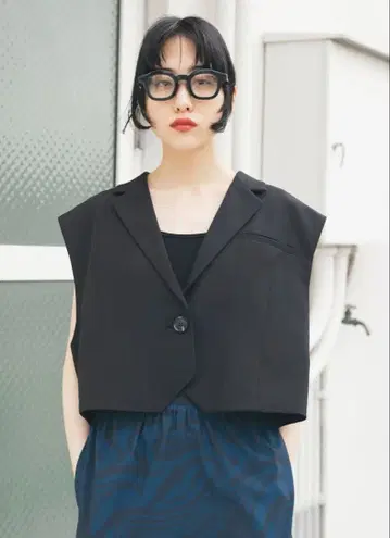 KBF 루즈 테일러드 베스트 BLACK