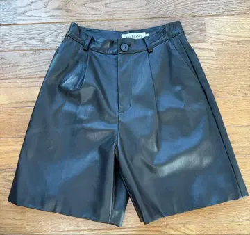 Ray BEAMS 인조 가죽 하프 팬츠