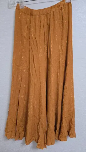 SLOBE IENA 주름 가공 소재 롱 플레어 스커트