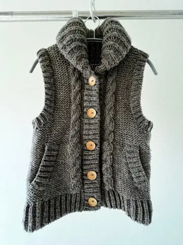 그레이 베이지 니트 베스트 어반 리서치 도어스