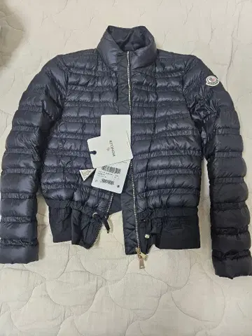 Moncler 네이비 다운 자켓