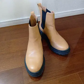 베이지 통굽 부츠