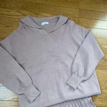 연한 핑크 세일러 카라 니트 앙상블