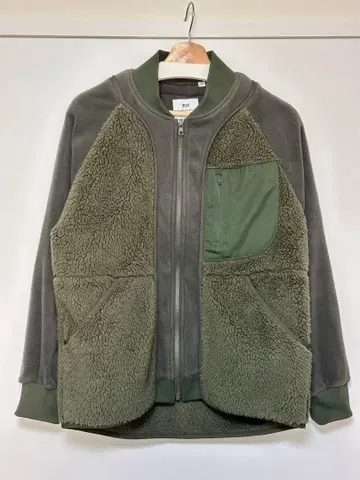 유니클로 화이트 마운티니어링 플리스 오버 사이즈 자켓 XS