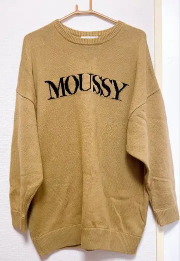 [ 새상품 ] MOUSSY 로고 니트 스웨터 긴팔 베이지