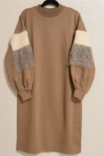 ROSEBUD 베이지 플리스 암 맨투맨 원피스