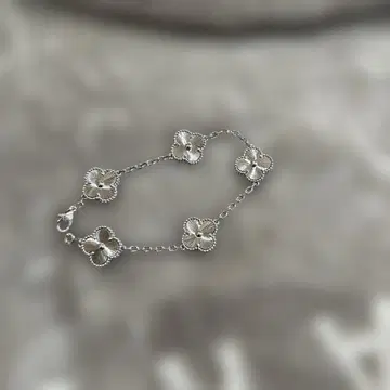 V.C 실버 플라워 팔찌