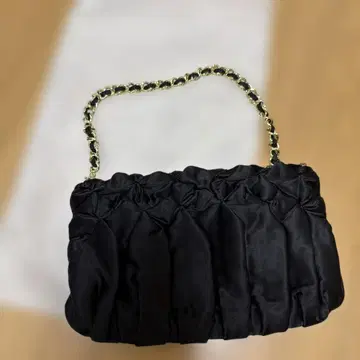 UNITED ARROWS 블랙 새틴 파티 백