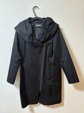 바니스뉴욕 후드 부착 블랙 롱 코트