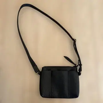 japanmade 바디백 블랙 가죽