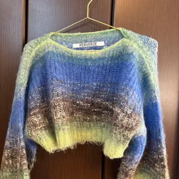 PERVERZE Gradient Stripe Top and Scarf