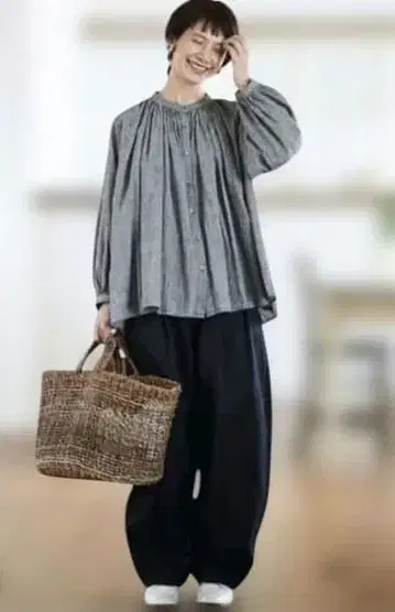 써니클라우드 적당한 개더 블라우스