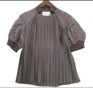 Sacai 22년산 그레이 MA-1 플리츠 블라우스