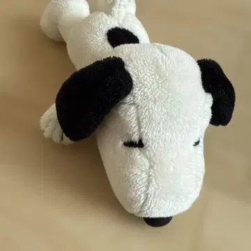 스누피 누워있는 봉제 인형