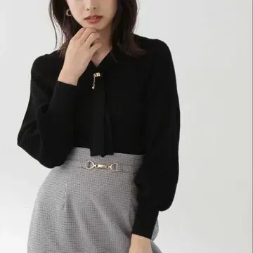 프로포션 새상품 택 미사용 보타이 링 볼륨 슬리브 니트 블랙