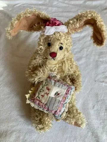 애니의 단짝 토끼