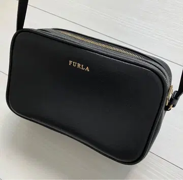 FURLA 블랙 가죽 숄더백