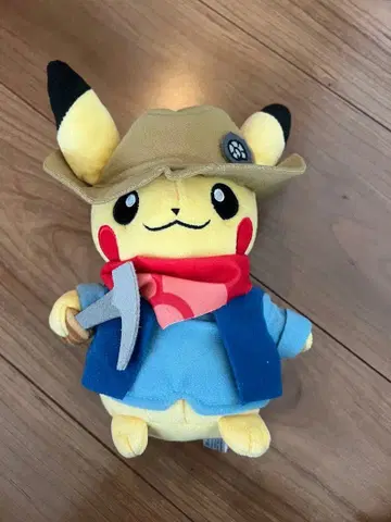 피카츄 봉제 인형. 포켓몬 화석 박물관