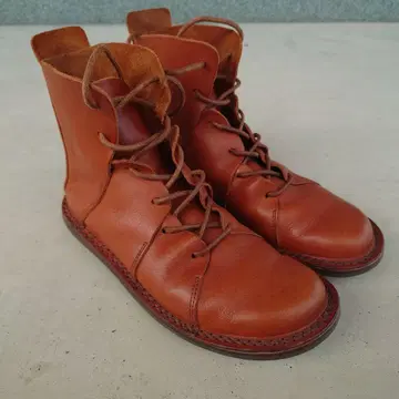 브라운 가죽 레이스업 부티