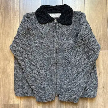 [가격 인하] Athena designs 니트 카라 부착 프론트 오픈