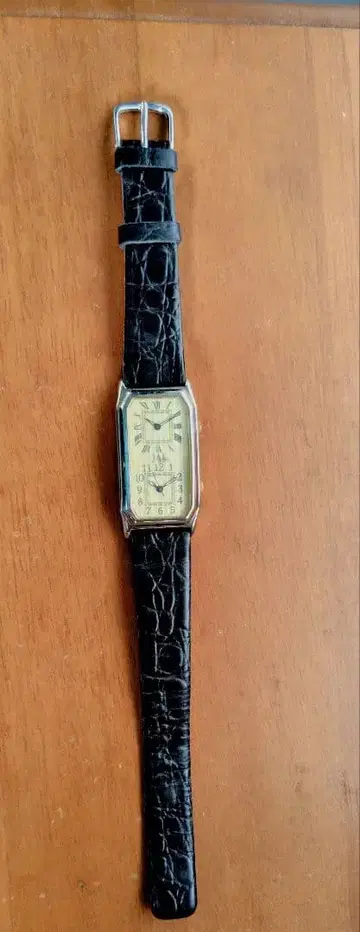 JAL 스테인리스 스틸 더블 페이스 손목시계 블랙 가격 인하했습니다