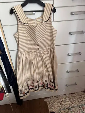 셜리 템플 스트라이프 슬리브리스 원피스