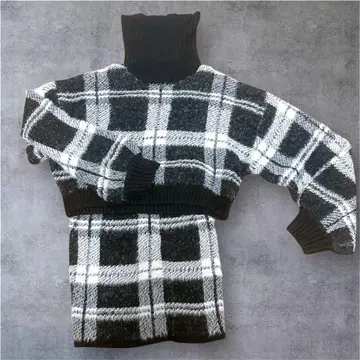 체크 무늬 터틀넥 스웨터