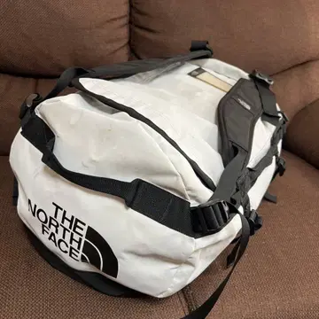 THE NORTH FACE 더플백 화이트 중형