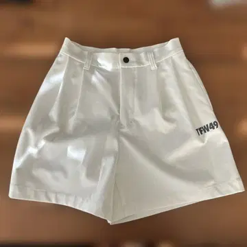 화이트 TFW49 숏팬츠