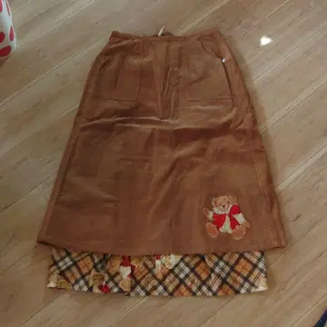 테디베어 자수 코듀로이 플레어 스커트