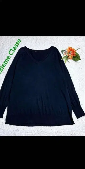 새상품급/두지엠 클라세 실크 캐시미어 혼방 니트 V넥 슬릿 네이비