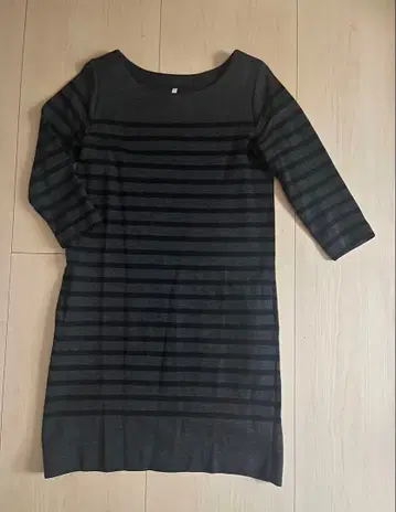 드레스트리아 보더 원피스 차콜 그레이