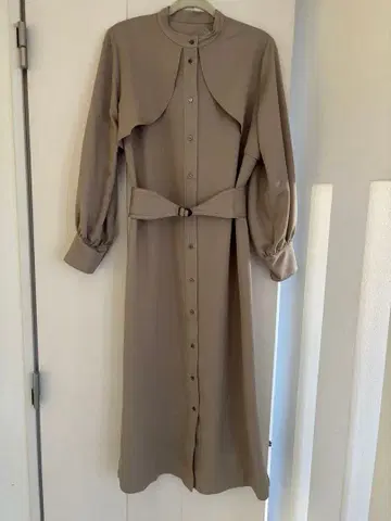 [ 새상품 ] crie conforto 트렌치 디자인 긴팔 원피스