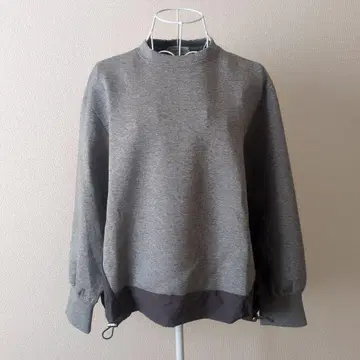 LASUD 택 포함 미사용 새상품 13500엔 이소재 도킹 맨투맨