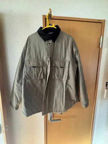 H&M 카키 퀼팅 자켓