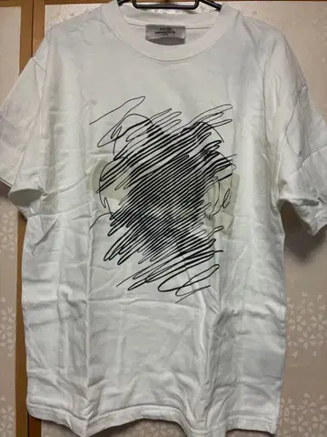 The first HOWL' EXHIBITION Crew Neck Tee