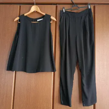 블랙 팬츠 셋업