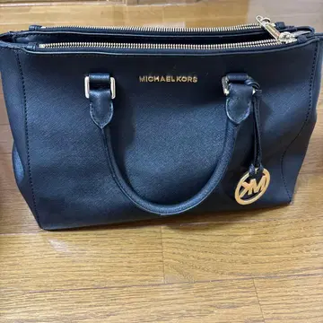 MICHAEL KORS 블랙 토트백
