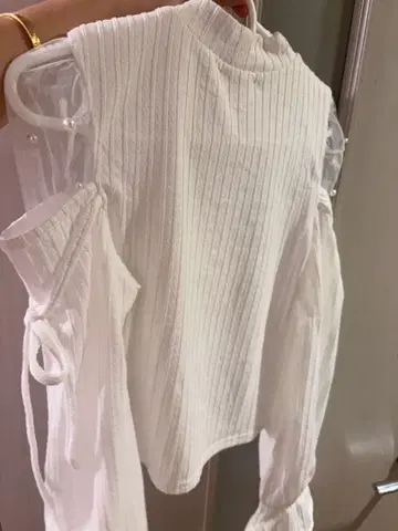 PALEMO 오프숄더 리브 니트 화이트