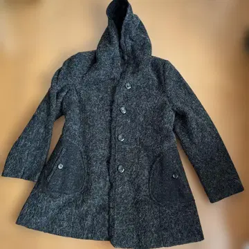 후드 부착 다크 그레이 울 코트