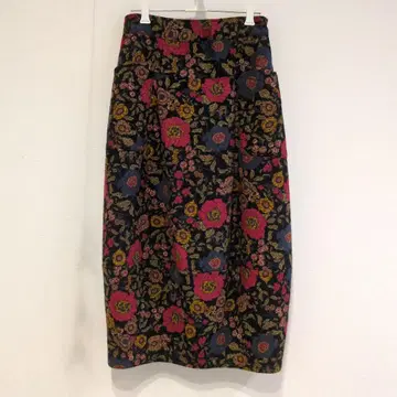 [ 새상품급 ] cawaii 꽃무늬 코쿤 스커트 블랙