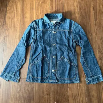 남성용 데님 자켓 버튼 포함