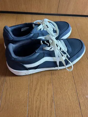 Vans 네이비 스니커즈